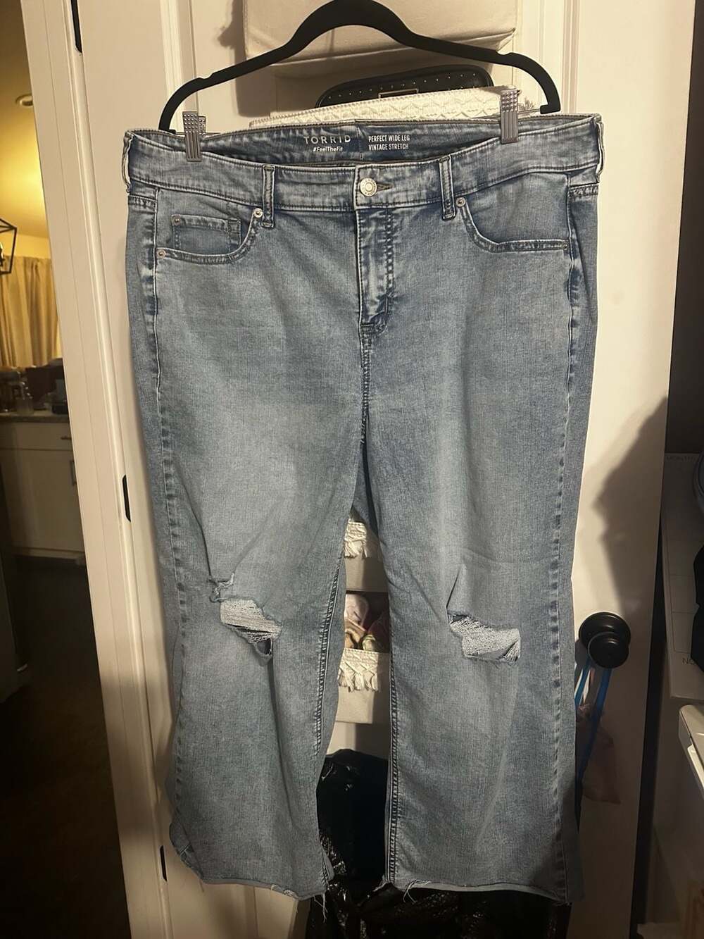 Torrid Perfect Wide Leg Vintage Stretch Distressed Jeans Size 18S